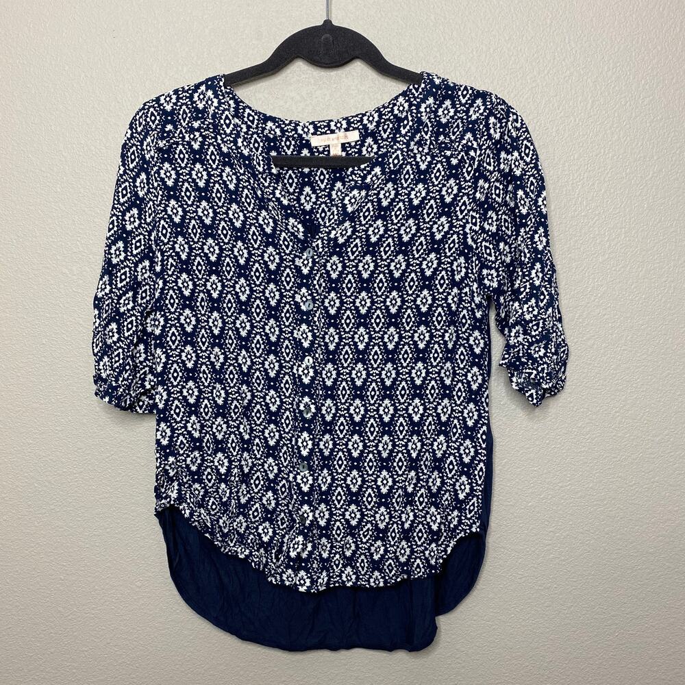 Skies Are Blue Tribal Print Blouse Womens Size M Navy White High Low Mixed Media